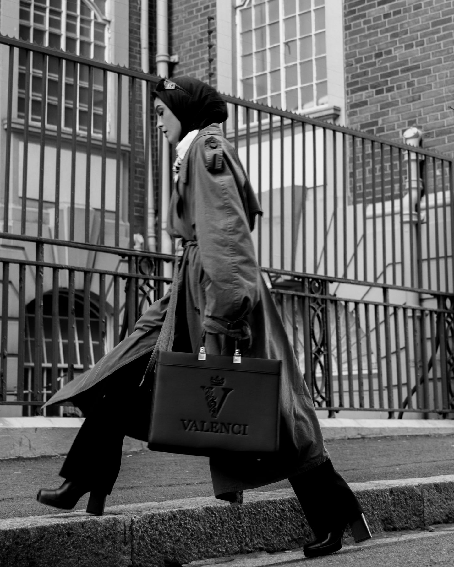 Leather tote bag - black