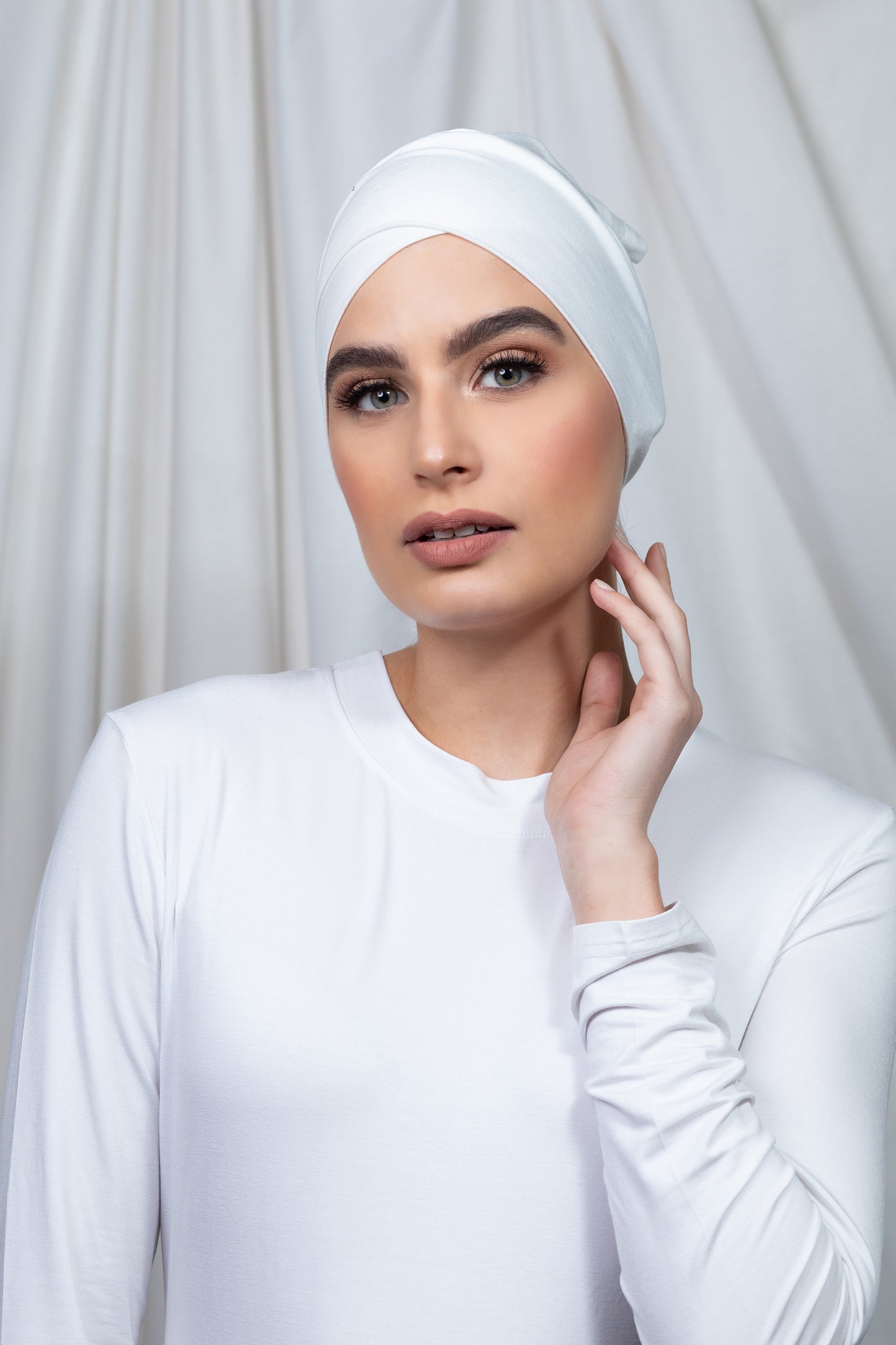 White crossband undercap