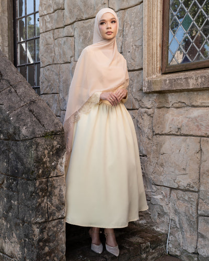 Chai latte - Chantilly Lace hijab